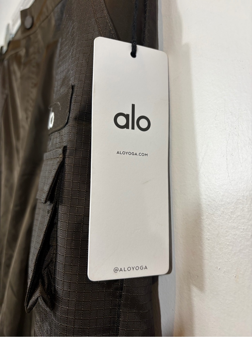 Alo Yoga Utility Cargo Pants NWT Brown Ripstop Joggers Size M - Picture 4 of 8